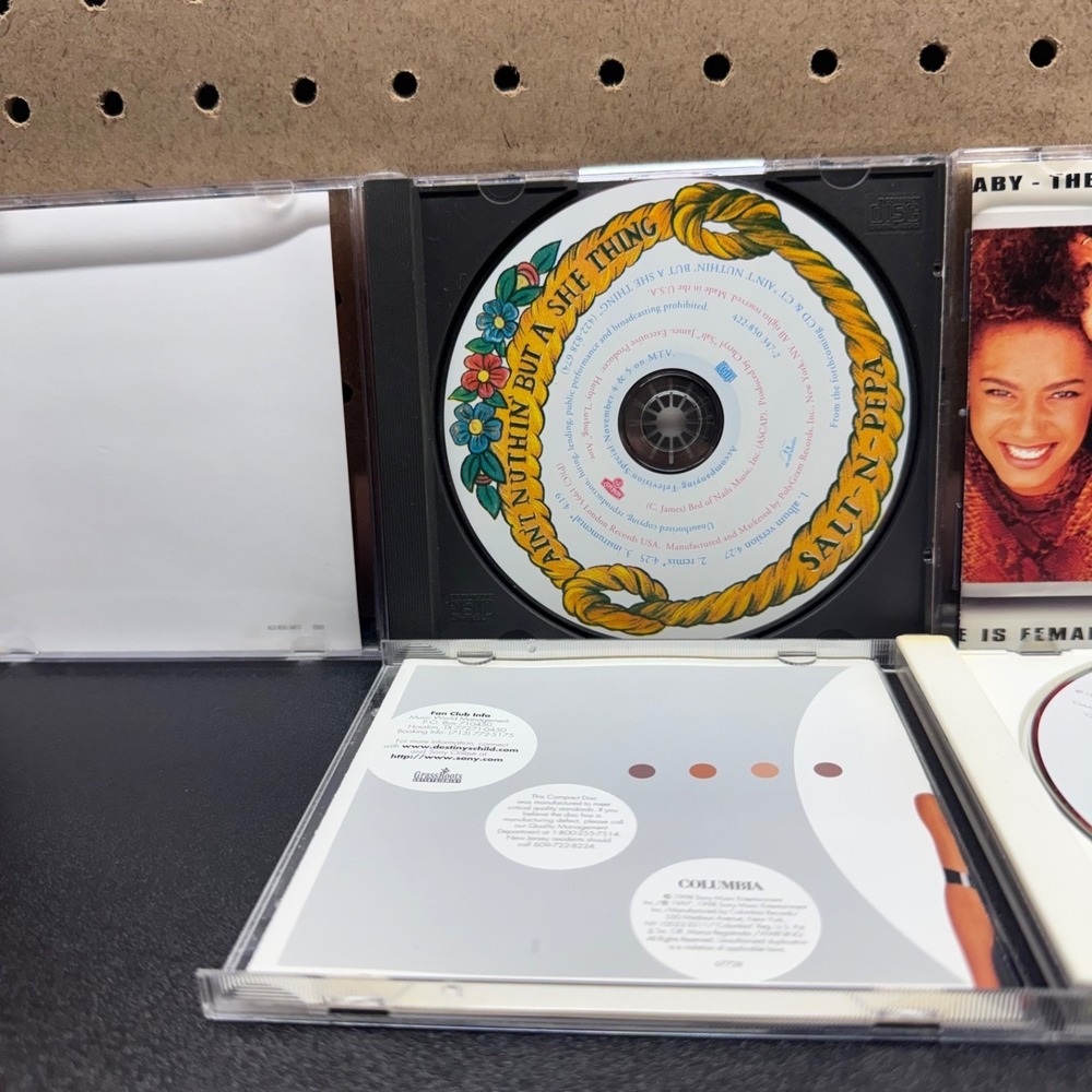 Lot of 3 Popular Vintage Girl‎ Group CD Albums - Picture 3 of 8